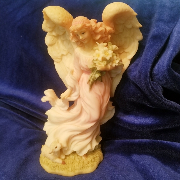 Seraphim Classics Easter Angel - Picture 1 of 9